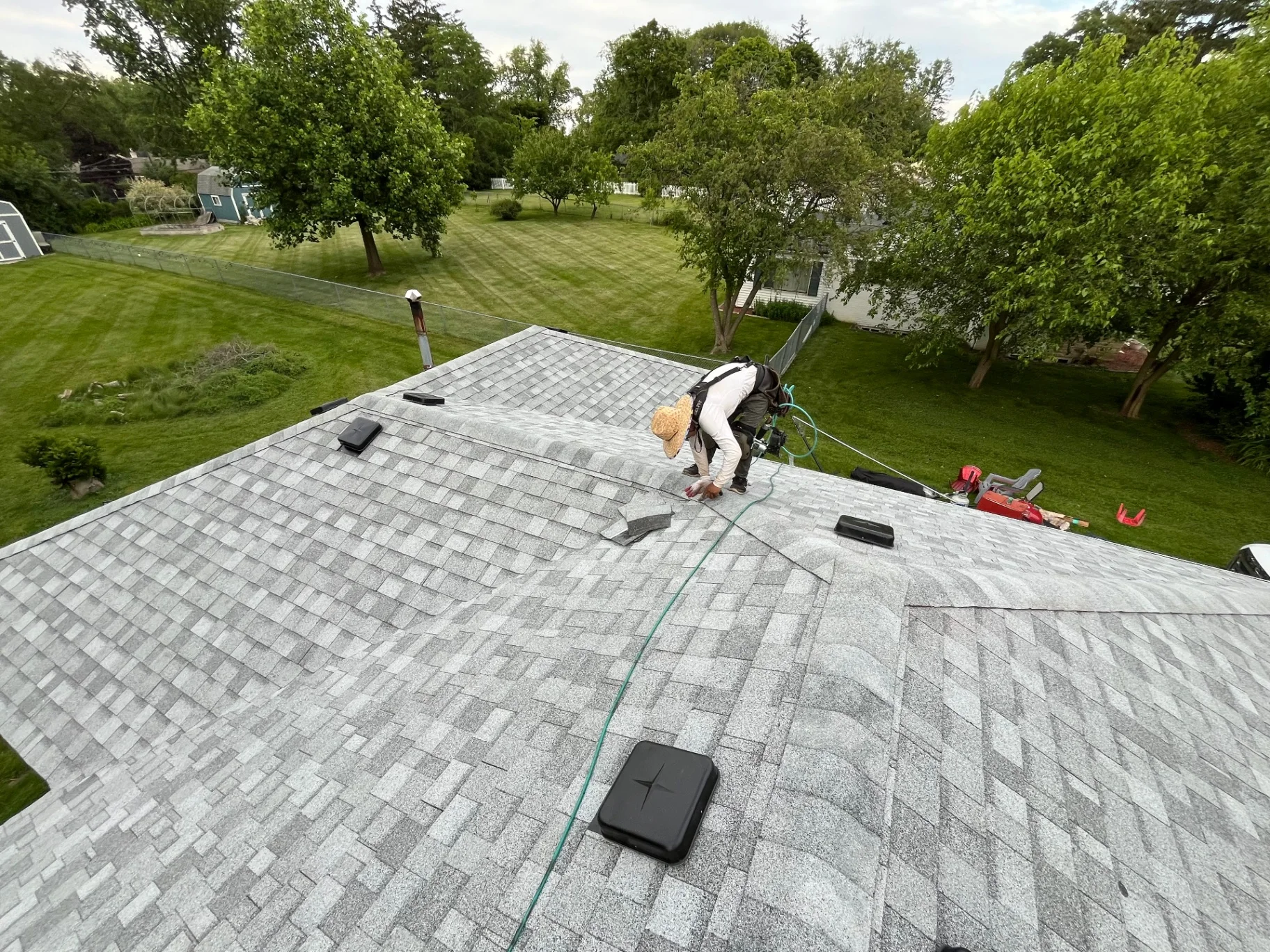 roof-work-Btnrq3oc